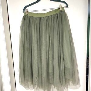 Stunning lined green tulle skirt, size L